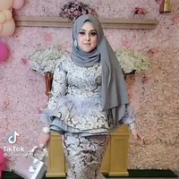 Suasana meriah beraya di kampung Gerik dekat kampung pahit, walaupun Hari Raya last minutes, kelam kabut jadinya apabila semalam diumumkan harini Raya, ini pun ada lagi juadah tengah masak untuk Raya, apa pun kita semua enjoy🥰🥰🥰🥰 selamat Hari Raya semua, tulis akun TikTok @prince.syed.shahid. Foto: Dok. TikTok @prince.syed.shahid.