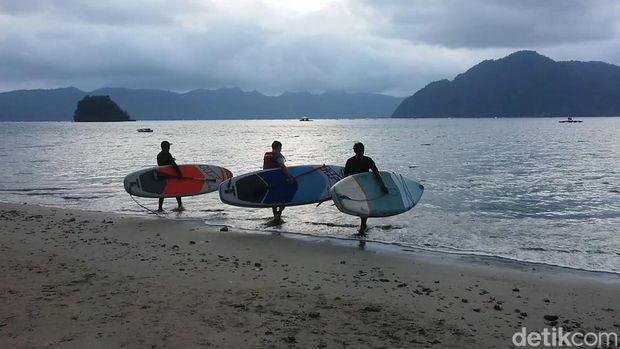 Libur panjang Idul Fitri 2022 tak ada salahnya digunakan untuk merelaksasi diri dengan mengunjungi sejumlah destinasi wisata di Trenggalek. Dinas Pariwisata dan Kebudayaan Trenggalek memastikan seluruh tempat wisata dibuka pada libur lebaran.