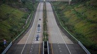 Tol Cisumdawu terdiri dari 6 seksi. Seksi 1 Cileunyi-Pamulihan, Seksi 2 Pamulihan-Sumedang, dan Seksi 3-6 Sumedang-Dawuan. Antara Foto/Raisan Al Farisi.