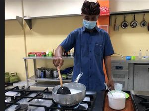 Mencicipi Bubur Tuak Karangasem, Katanya Bisa Redakan Sembelit