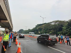 Jalur Arteri Macet, One Way Diubah Jadi Contraflow di Km 28-Km 3 Tol Japek