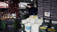 Pemerintah mengatakan inflasi Turki akan turun di bawah program ekonomi baru yang memprioritaskan suku bunga rendah untuk meningkatkan produksi dan ekspor dengan tujuan mencapai surplus transaksi berjalan. Namun, para ekonom melihat inflasi akan tetap tinggi hingga akhir 2022 karena perang di Ukraina.