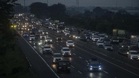 Angka ini naik 124,2 persen dari volume lalu lintas normal yakni 125.144 kendaraan.