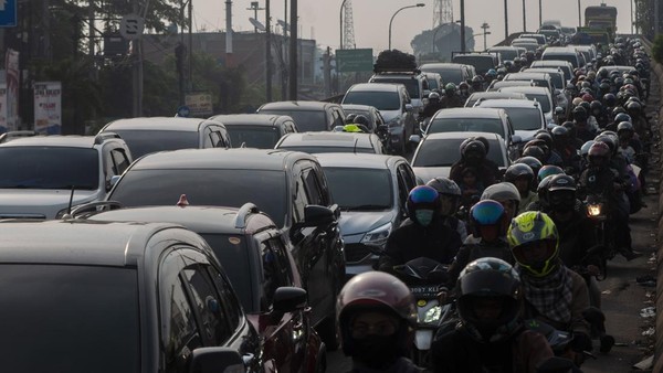Padat Banget! Arus Balik di Pelabuhan Merak Sempat Macet 2 Km