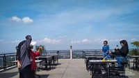 Wisatawan yang berkunjung dimulai dari anak hingga orang dewasa.