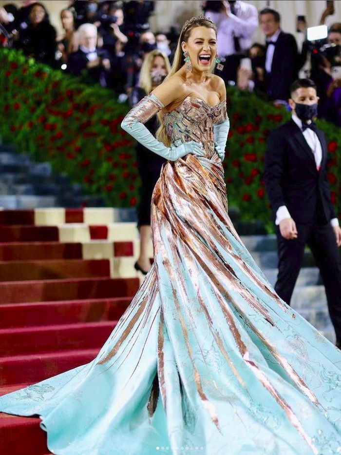10 gaun penampilan artis dengan gaun  terbaik di Met Gala 2022