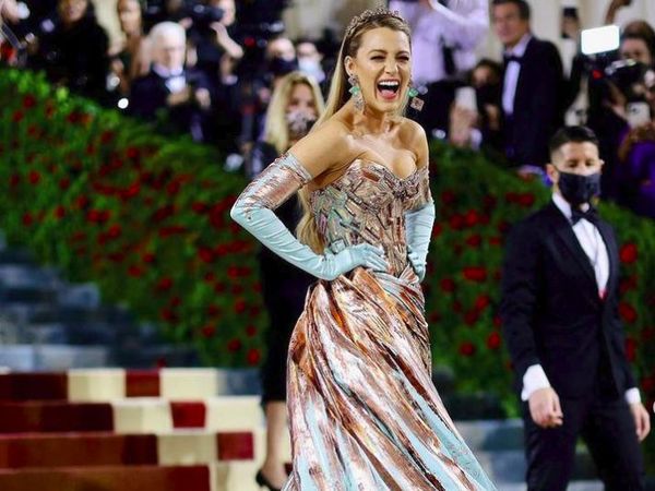 10 Artis dengan Gaun Terbaik di Met Gala 2022