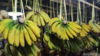 Aneka jenis pisang juga bisa jadi pilihan. Ada pisang ambon, pisang kepok hingga pisang tanduk. Foto: detikFood/Devi S. Lestari