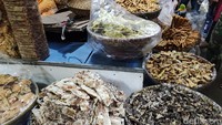 Yuk borong oleh-oleh khas Bogor. Kamu bisa membawa pulang aneka makanan untuk dimakan sendiri ataupun untuk dibagikan ke kerabat. Foto: detikFood/Devi S. Lestari