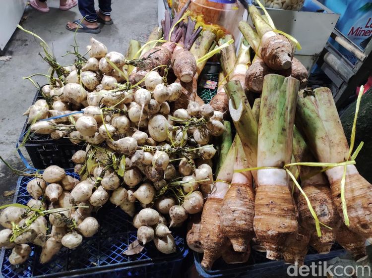 Borong Oleh-oleh Khas Bogor, Ada Talas hingga Manisan Buah