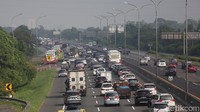 Pantauan detikcom di Km 47 jalur kiri one way per pukul 09.25 WIB, kondisi arus lalu lintas saat ini memang terpantau lancar. Tidak ada kepadatan yang terjadi di jalur kiri dan kanan one way yang mengarah ke Jakarta pagi ini.