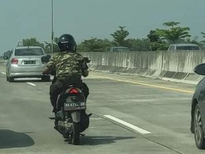 Aksi Pemotor Nekat Ngebut di Tol Solo-Sragen, Ternyata Alami Gangguan Jiwa