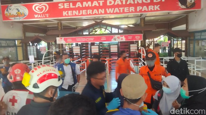 Perosotan Kenjeran Park ambrol
