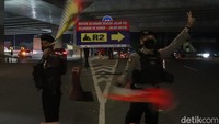 Salah satu pemudik Andri mengatakan, sebelum ditambah, rambu-rambu lalu lintas di Jalan tersebut tidak terlihat.