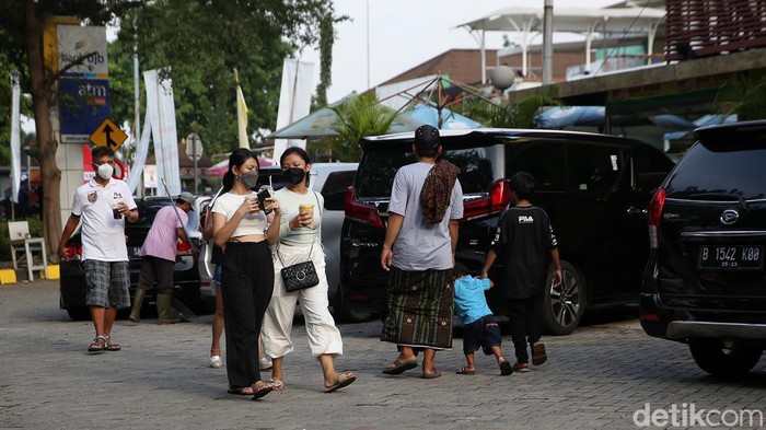 Rest Area KM 62 B Ramai Pemudik Rest Area KM 62 B Tol Jakarta Cikampek, Karawang, Jawa Barat, menjadi pilihan pemudik arus balik. Suasana di kawasan tersebut kini ramai.