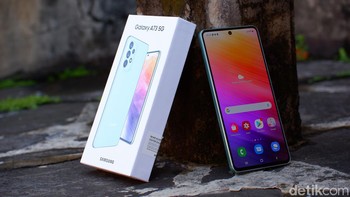 Harga Galaxy A73 5G di Indonesia Rp 7.799.000. Foto: Adi Fida Rahman/detikINET