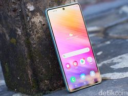 Unboxing Galaxy A73 5G, HP Samsung Rp 7 Jutaan Spesifikasinya Menggoda
