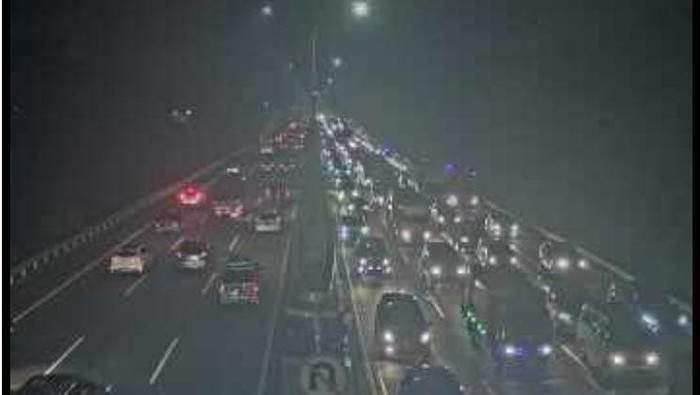 Screenshot CCTV Tol JORR Km 39+400, Sabtu, 7 Mei 2022 (dok. Aplikasi Travoy)