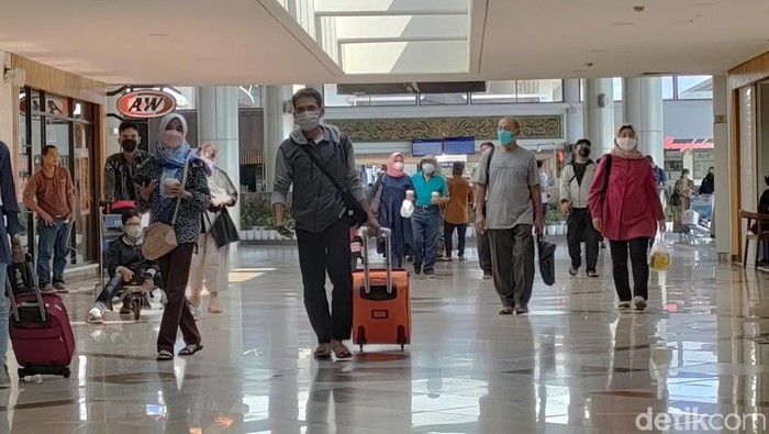Suasana arus balik di Bandara Juanda