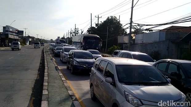 Suasana jalur Pantura, Kota Pekalongan, Sabtu (7/5/2022) sore.