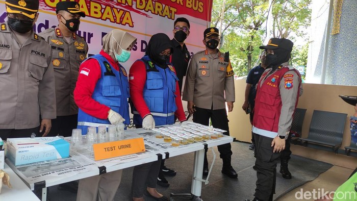 Tes urine di Terminal Purabaya