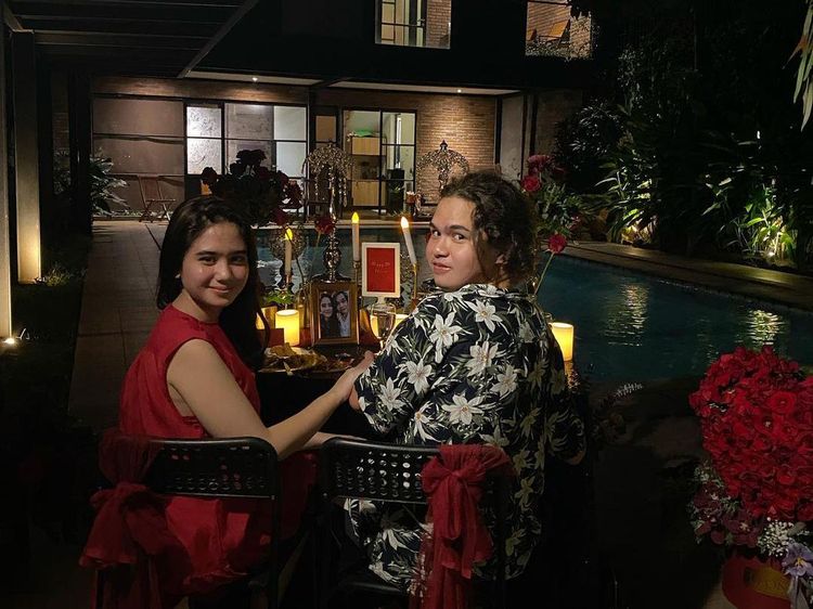 Momen Tissa Biani Dinner dengan Dul Jaelani dan Pemain KKN di Desa Penari