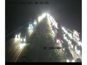 Titik-titik Kepadatan One Way di Tol Palimanan Arah Jakarta Malam Ini