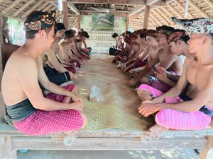 Uniknya Tradisi Lebaran Adat di Desa Bayan Lombok Utara