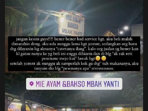 Warung Mie Ayam dengan Pelayanan Kasar hingga Bule Mimpi Makan Indomie