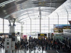 Naik Pesawat Wajib Booster, Bandara Kualanamu Sediakan Layanan Vaksinasi