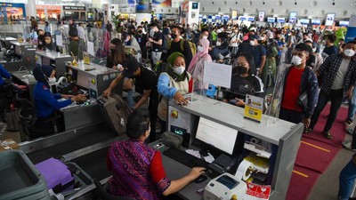 Begini Sibuknya Bandara Soetta-Kualanamu di Puncak Arus Balik Lebaran