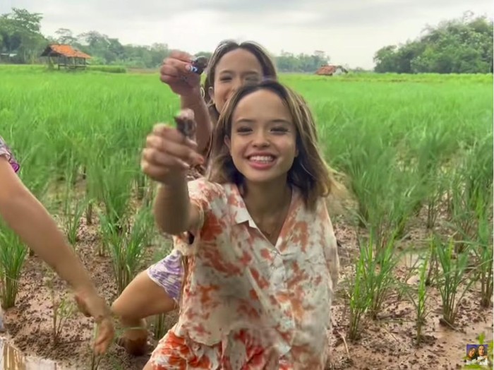 Connell Twins Connell Twins mudik ke Subang