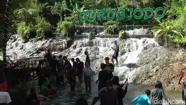 Curug Jodo di Sariater Subang.