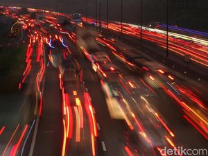 Puncak Arus Balik, Sejumlah Titik Tol Cikampek Arah Jakarta Macet