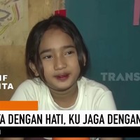 Sosoknya viral sampai ada yang mau mengadopsi, Elin mengaku hal itu bukan pertamakalinya terjadi. Dia mengaku kerap mendapat komentar serupa saat mengamen di jalanan. Namun Elin mengaku tak langsung percaya dengan pihak-pihak yang ingin mengadopsinya. Foto: Dok. SELEBRITA EXPOSE Trans7