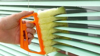 Alat mudah membersikan jendela bersekat. Foto: Brightside