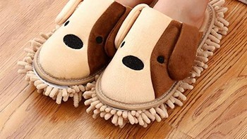 Sandal gambar anjing dengan kain lap yang bisa dilepas akan menjaga lantai tetap bersih dan menghemat waktu. Foto: Brightside