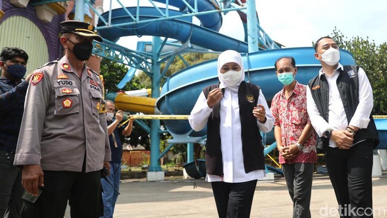 Gubernur Jatim Khofifah Indar Parawansa tinjau lokasi perosotan Kenpark ambrol