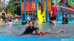 Hari Terakhir Libur Lebaran, Kolam Renang di Garut Diserbu Wisatawan