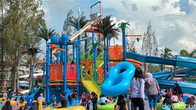 Hari Terakhir Libur Lebaran, Kolam Renang di Garut Diserbu Wisatawan