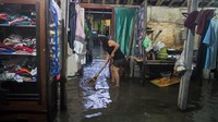 Banjir tersebut terjadi karena hujan deras serta meluapnya Kali Senggol akibat buruknya sarana drainase.