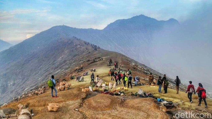Kawah Ijen Banyuwangi. Seorang wisatawan hilang setela terpisah dari rombongan.