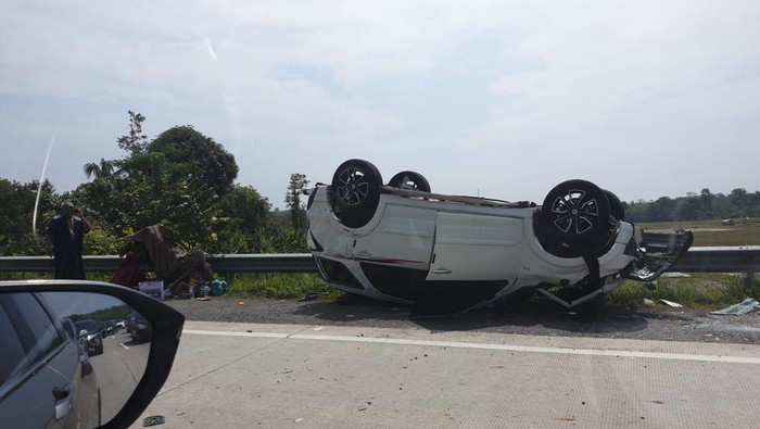 Kecelakaan Mobil di Tol Cipali (dok.istimewa)