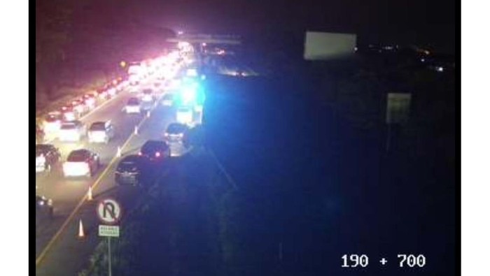 Kepadatan di KM 190 tol Palimanan-Kanci (Dok CCTV Travoy)