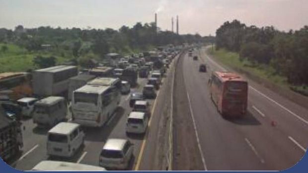 Kepadatan di Tol Japek Km 66
