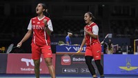 Febriana Dwipuji Kusuma/Amalia Cahaya Pratiwi menundukkan Vimala Heriau/Margot Lambert dalam dua gim langsung 21-13, 27-25.