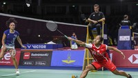 Aisyah Sativa Fatetani mengalahkan Leonice Huet dengan skor 12-21, 21-13 dan 21-15.  