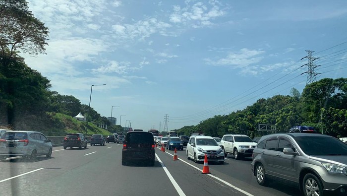Macet di Tol Cikampek