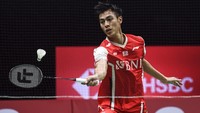 Shesar Hiren Rhustavito memastikan Indonesia memetik kemenangan 4-1 atas Singapura di ajang Thomas Cup 2022. Dia menang atas Jua We Joel Koh 21-16 dan 21-7.