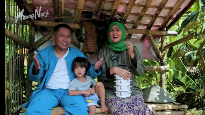 Narji jadi petani Narji jadi petani